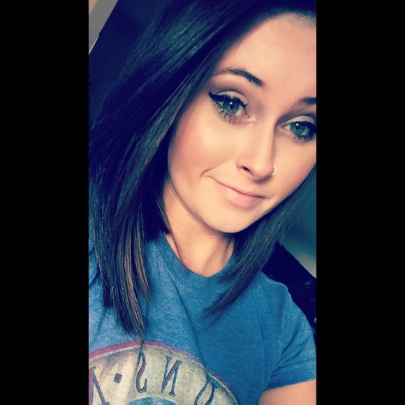 Meet your Posher, Kendra - Picture 1 of 1